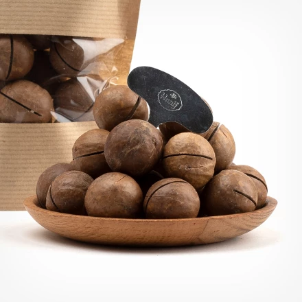 Макадамия в скорлупе